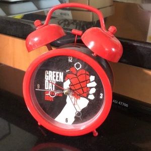 Vintage Green Day American idiot red alarm clock twin bell battery power…